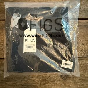 NWT FIGS Black Kade Cargo scrub pants XSR